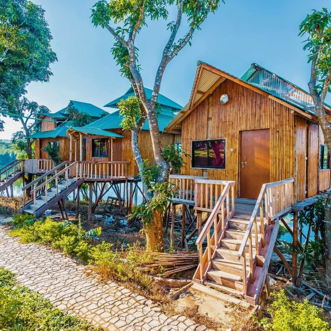 Image of DIVINE LAKE ISLAND hotel, Hotel Booking,  Travel with BookMe.