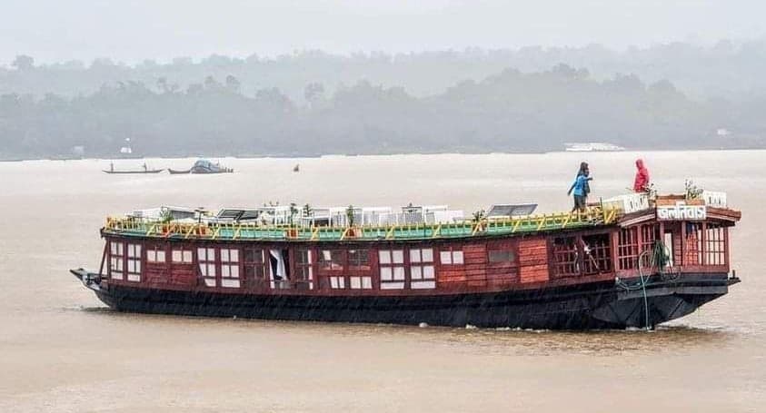 জলনিবাস: Private Tanguar Haor Tour