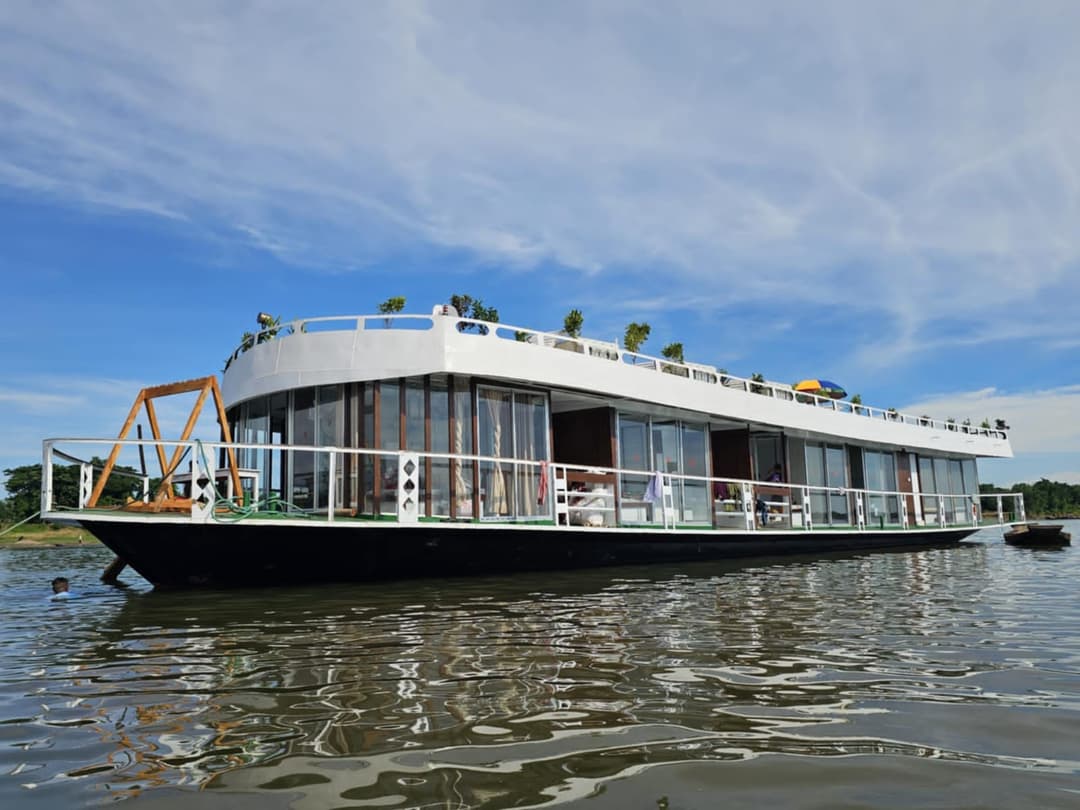 ফ্যালকন - Falcon, The Iconic houseboat