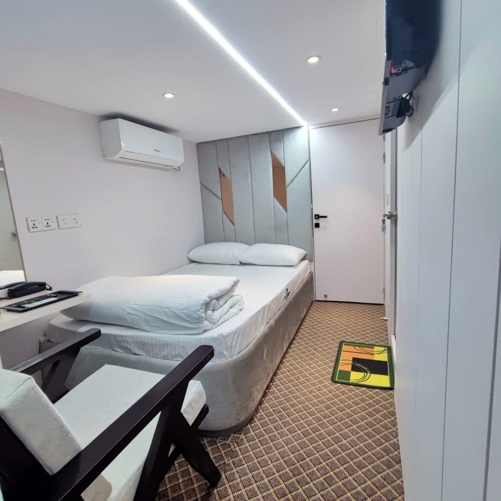 Image of Couple Cabin , Package Image, BookMe Travel Packages, Explore Destinations, Affordable Travel Experiences.