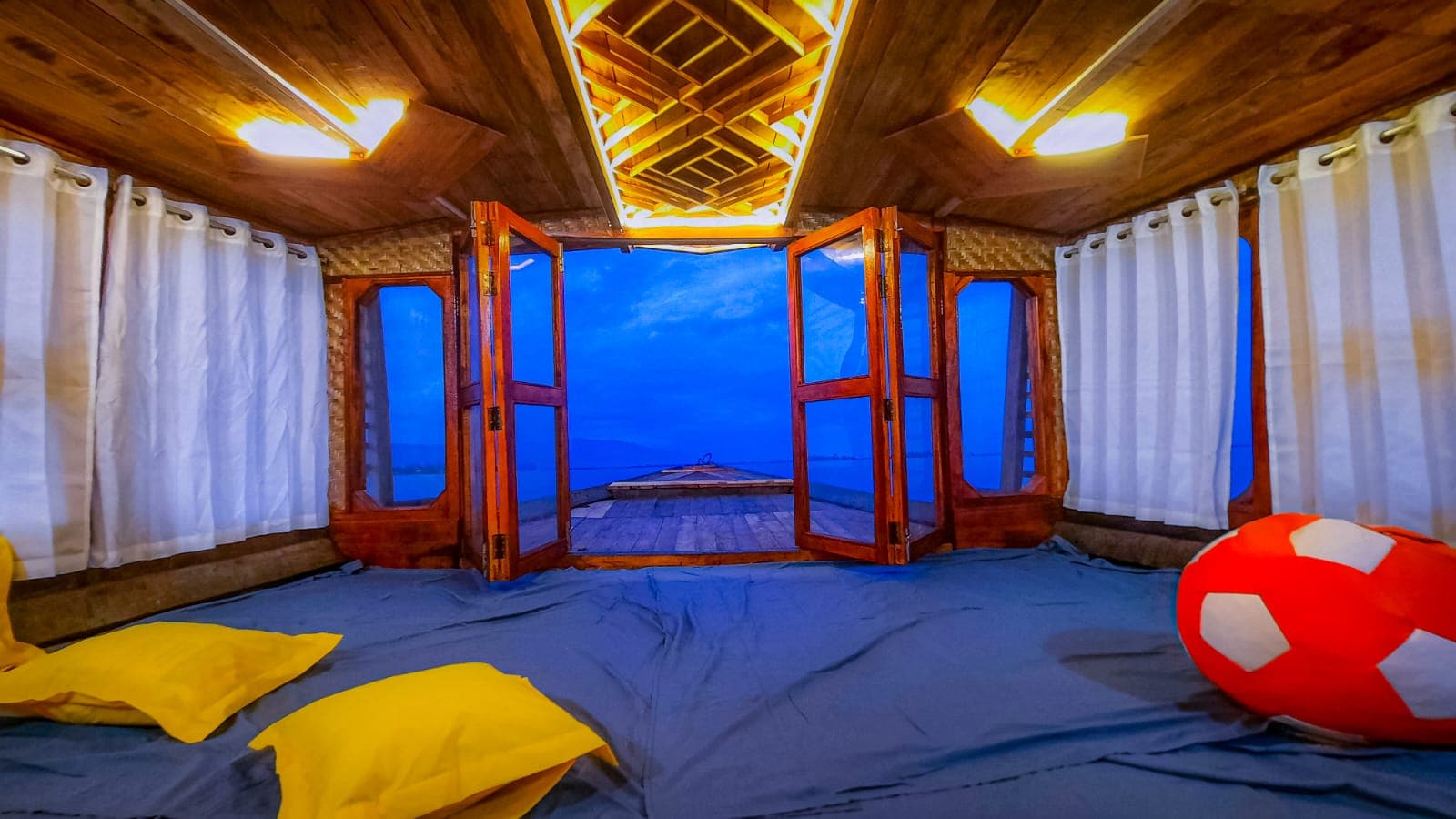 Image of Couple Cabin , Package Image, BookMe Travel Packages, Explore Destinations, Affordable Travel Experiences.