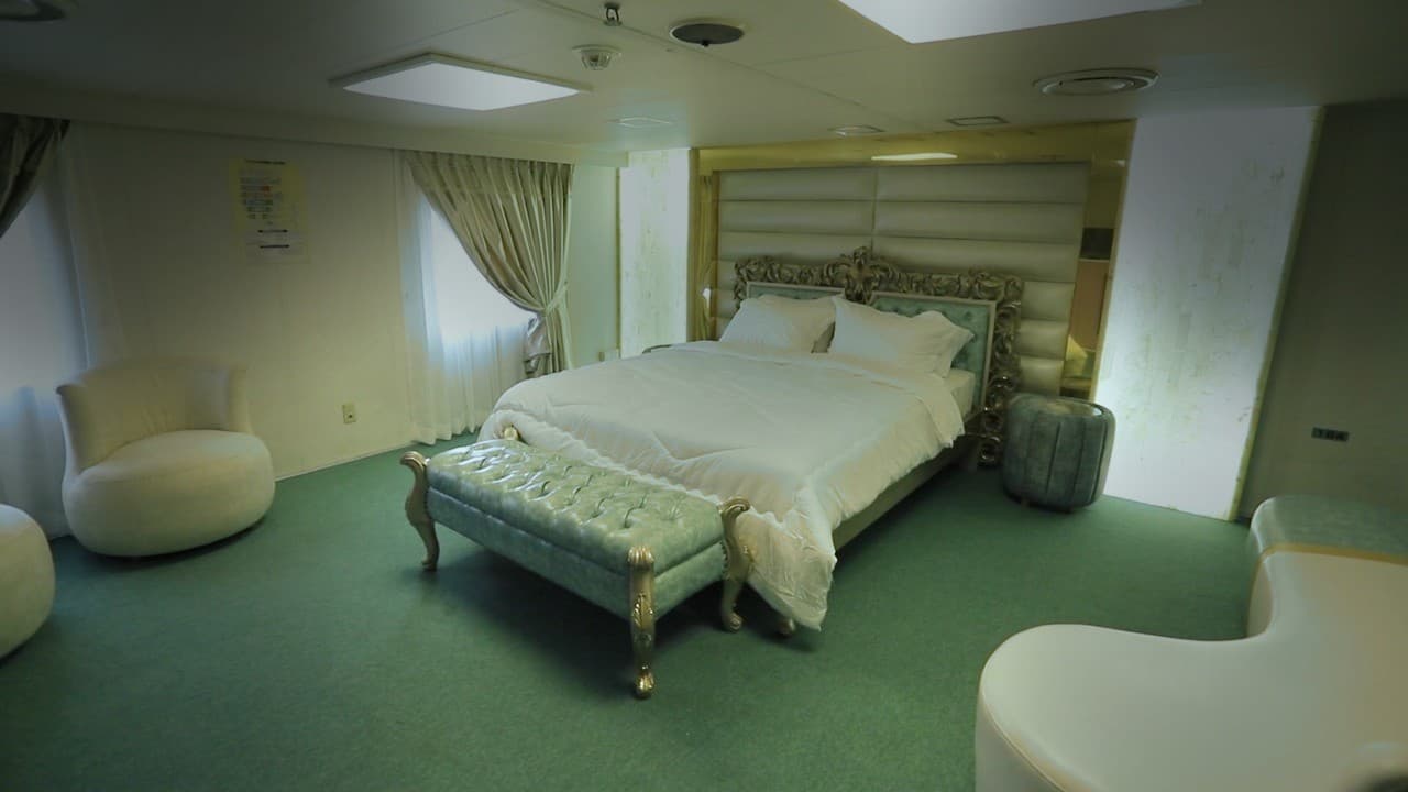 Image of Royal Cabin , Package Image, BookMe Travel Packages, Explore Destinations, Affordable Travel Experiences.