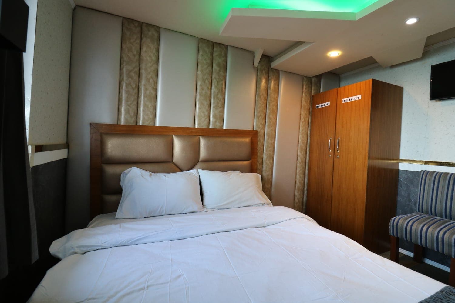 Image of VIP Cabin , Package Image, BookMe Travel Packages, Explore Destinations, Affordable Travel Experiences.