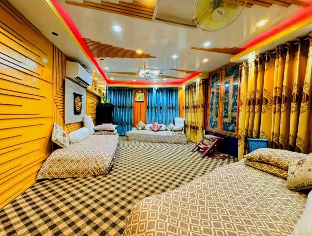 Image of Luxury Triple Cabin , Package Image, BookMe Travel Packages, Explore Destinations, Affordable Travel Experiences.