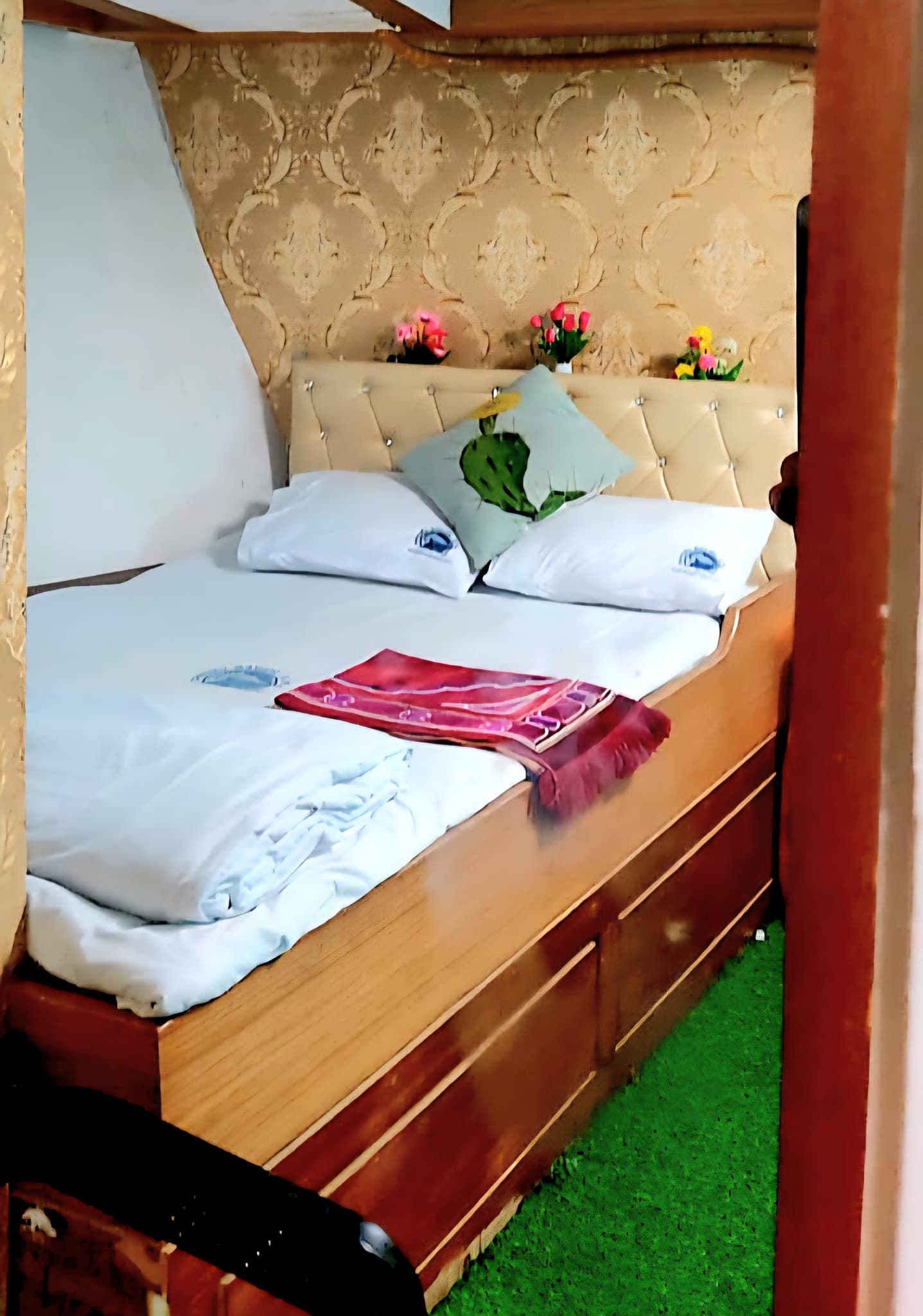 Image of Silver Suite Couple Cabin , Package Image, BookMe Travel Packages, Explore Destinations, Affordable Travel Experiences.