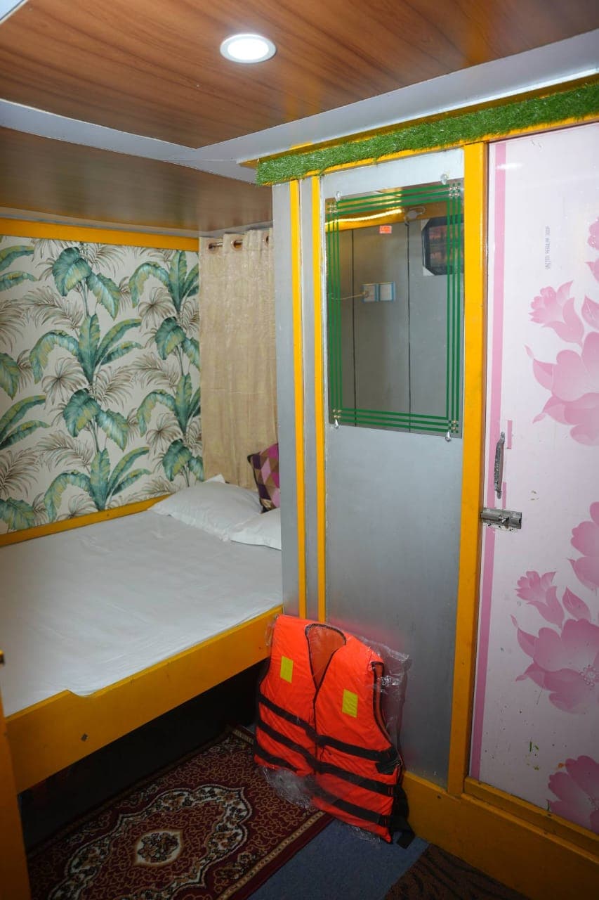 Image of Couple Cabin , Package Image, BookMe Travel Packages, Explore Destinations, Affordable Travel Experiences.