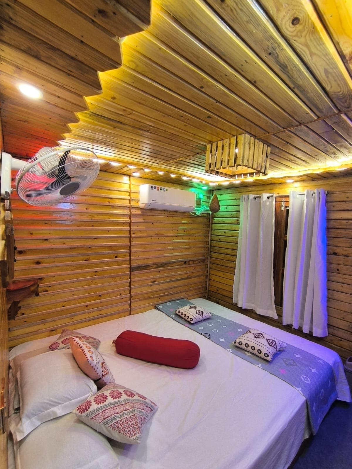 Image of Premium AC Couple Room , Package Image, BookMe Travel Packages, Explore Destinations, Affordable Travel Experiences.