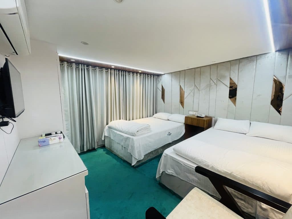 Image of Family Cabin , Package Image, BookMe Travel Packages, Explore Destinations, Affordable Travel Experiences.