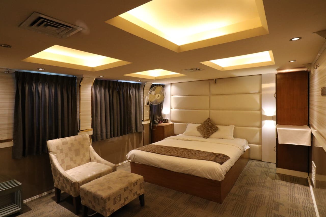 Image of VVIP Cabin , Package Image, BookMe Travel Packages, Explore Destinations, Affordable Travel Experiences.