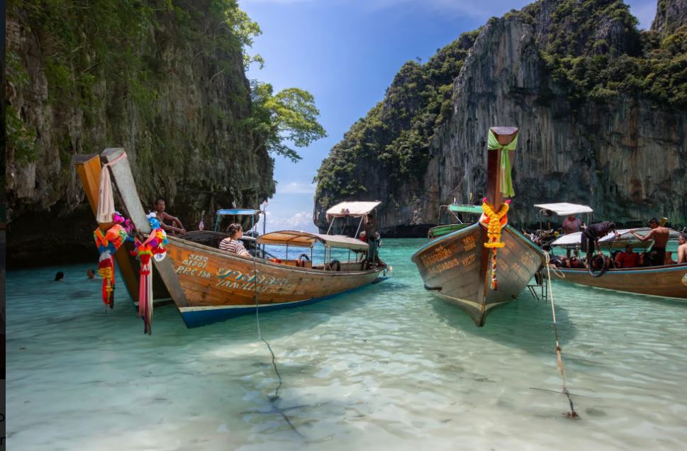 From Phi Phi: Half-Day Longtail Boat Tour with Snorkeling