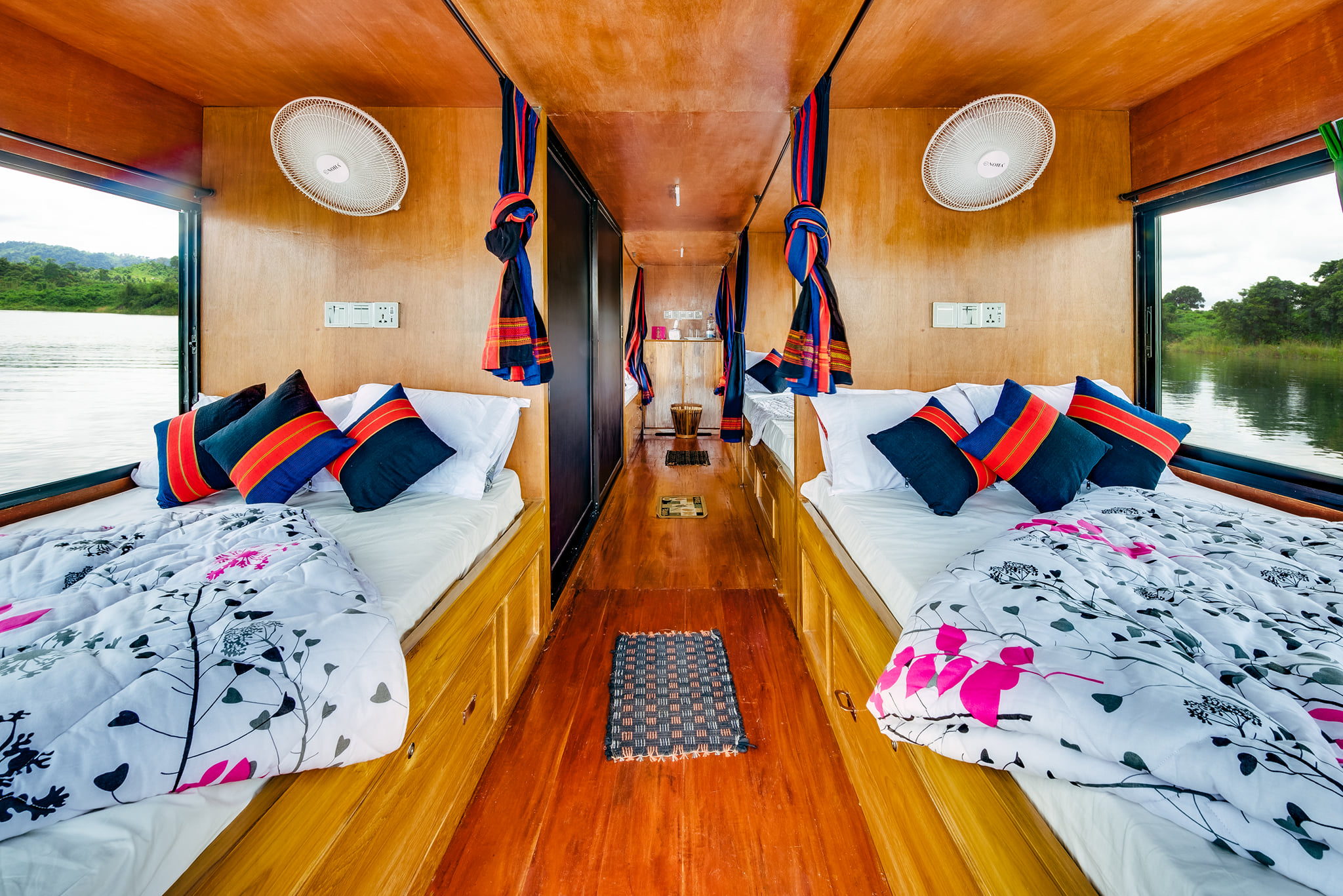 Boarding on the Promodini Houseboat